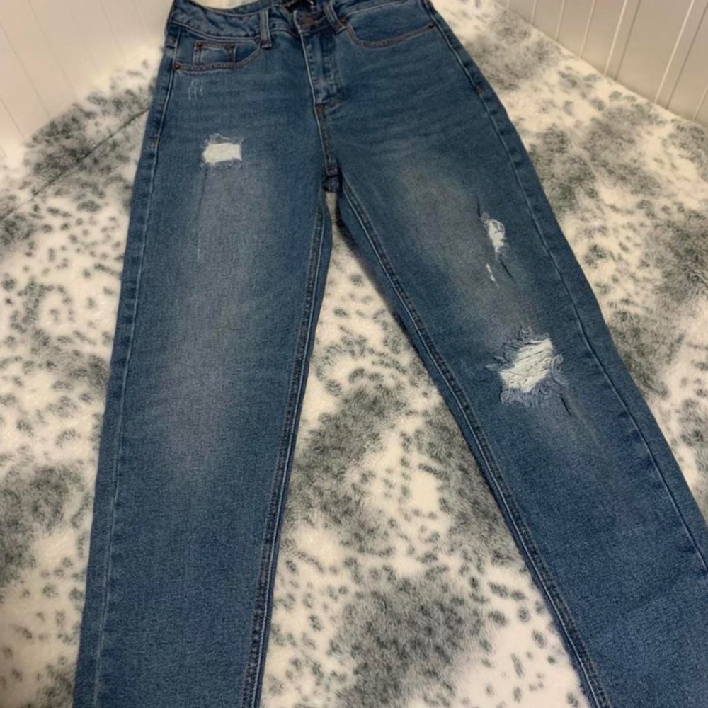 FASHION NOVA VINTAGE FEEL MOM JEANS